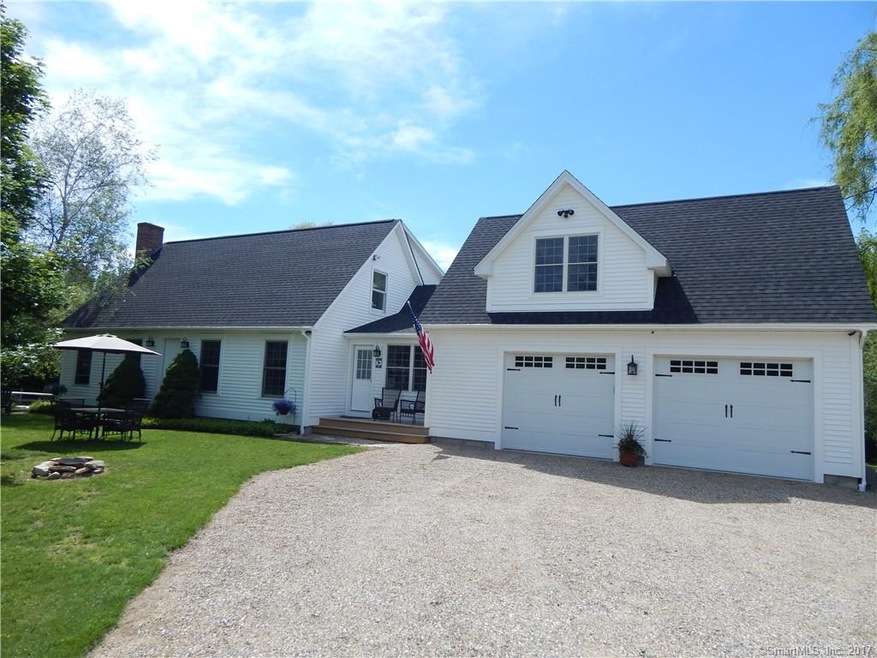 Welcome Home!  Beautifully maintained 77 Gates Far