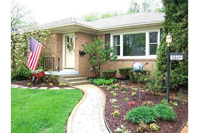 5622 Francis Ave, Des Moines, IA 50310 - photo 1