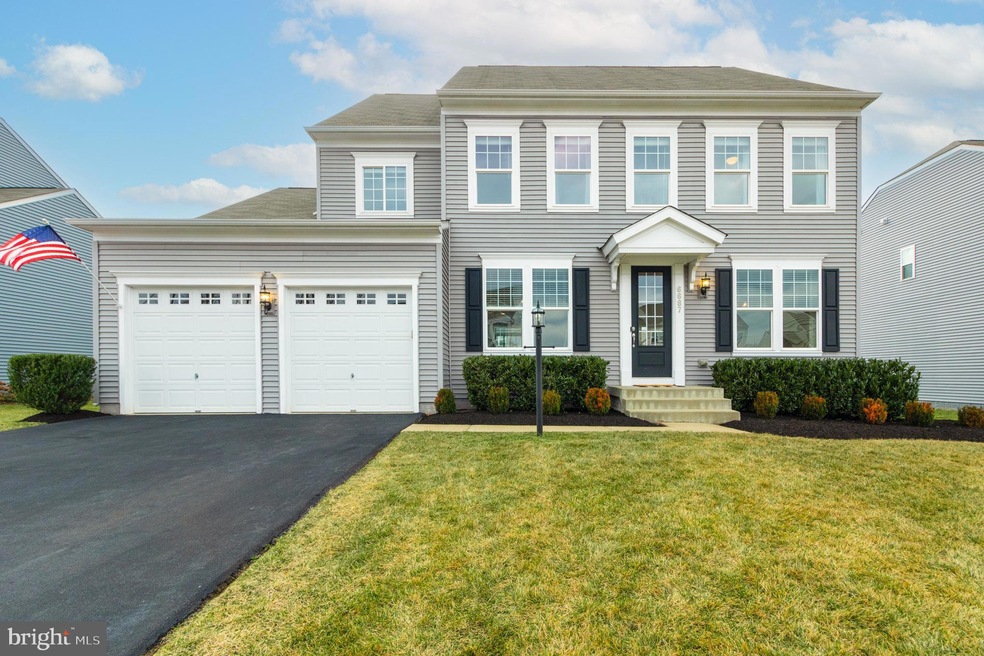 6687 Muir Dr, Haymarket, VA 20169 - photo 1