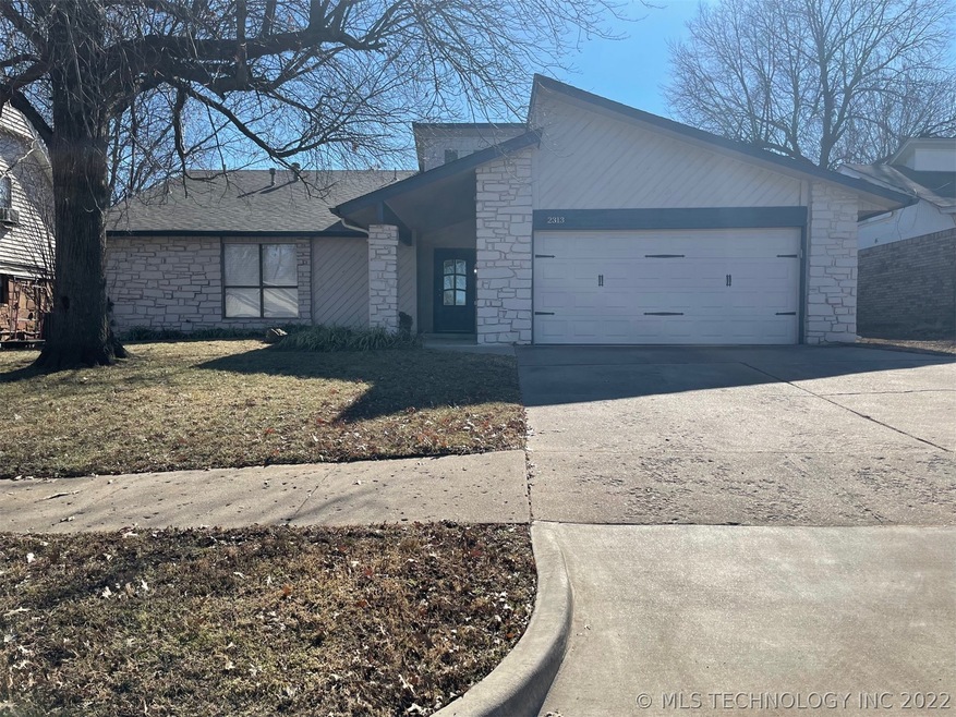 2313 W Edgewater St, Broken Arrow, OK 74012 - photo 1