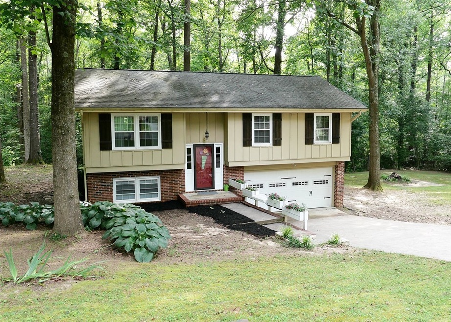 401 Woodland Cir, Pendleton, SC 29670 - photo 1