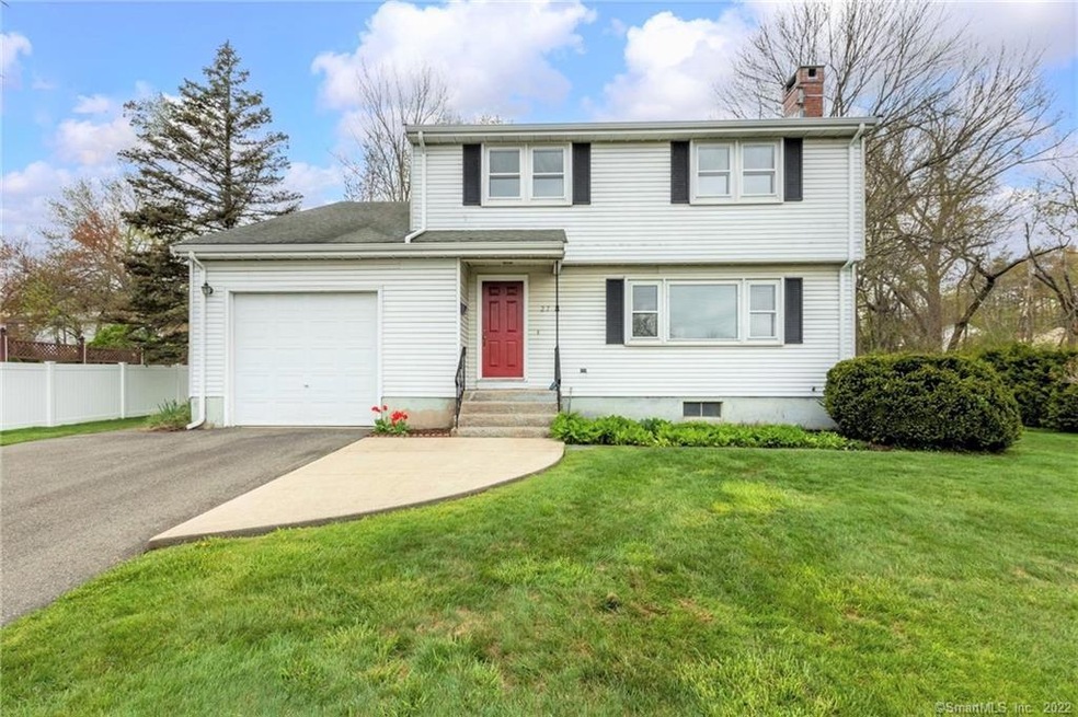 Welcome to 27 Ridge Crest Circle!