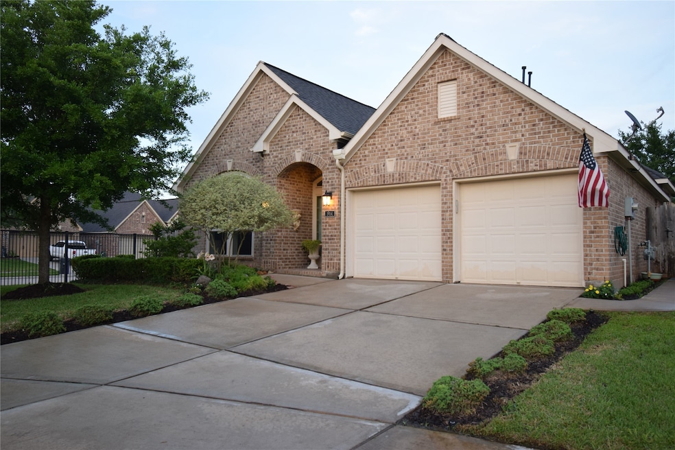 1914 Granite Field Ln, Richmond, TX 77469 - photo 1