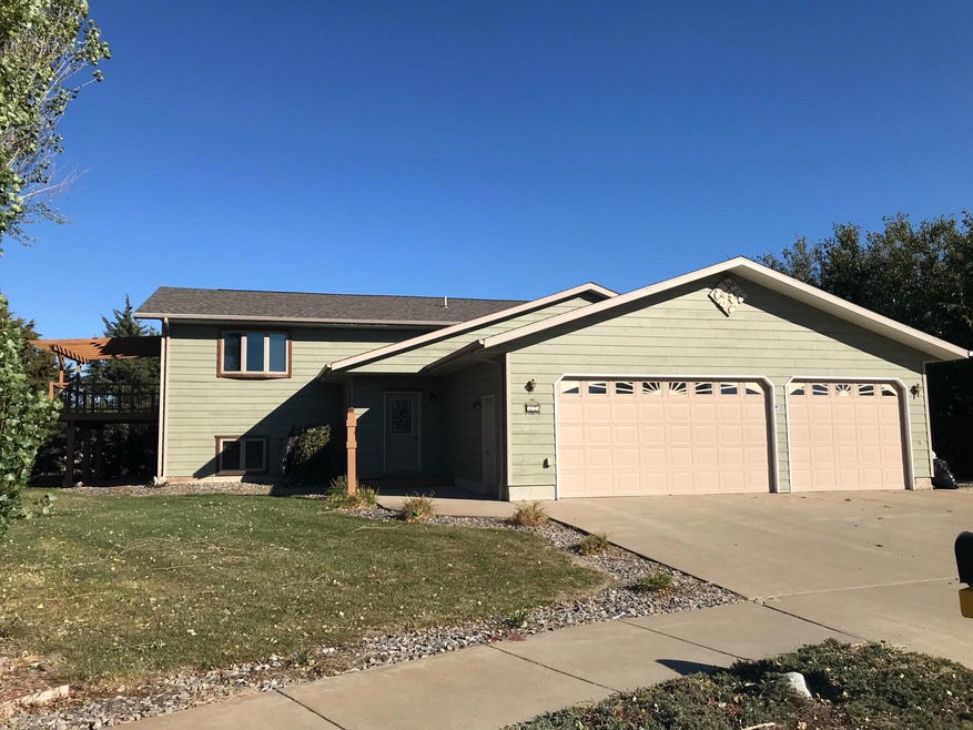 725 Kennedy Loop