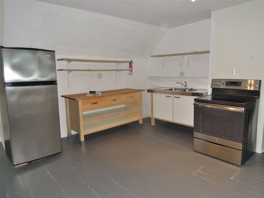 26 Hapgood St unit 3, Bellows Falls, VT 05101 - photo 1