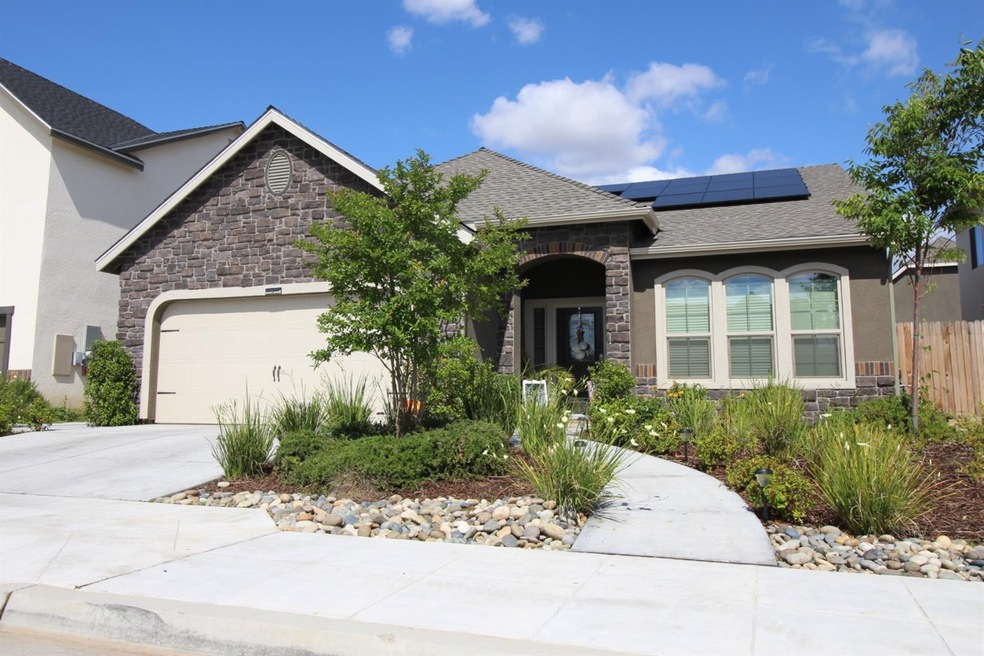 3330 N Pearwood Ave, Fresno, CA 93727 - photo 1