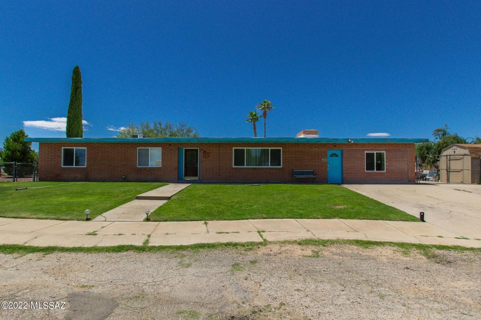 651 E Apache Circle