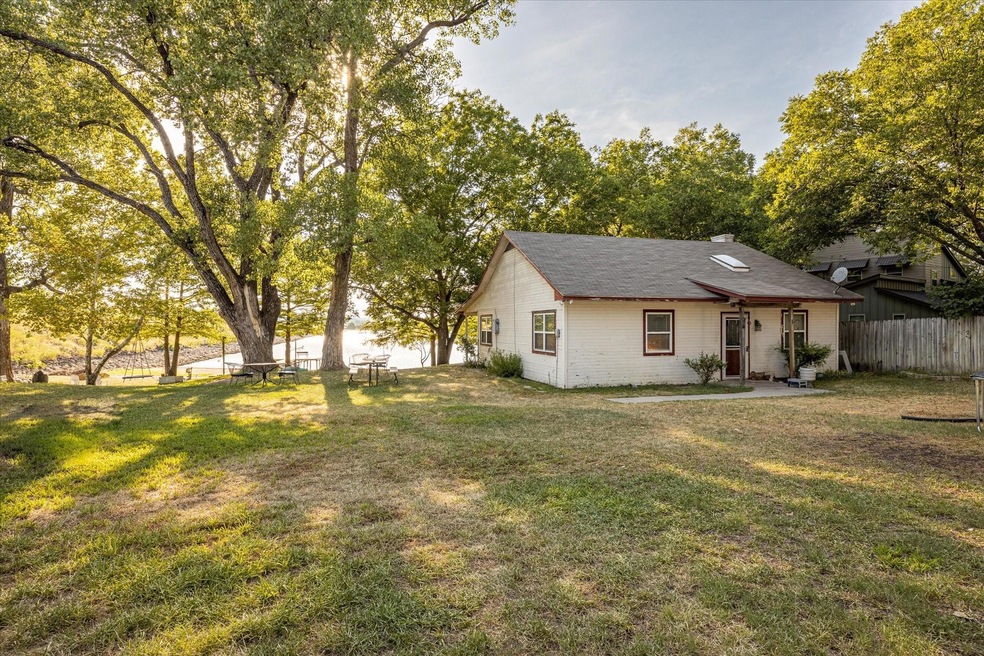 701 E Lake Dr, Weatherford, TX 76087 - photo 1