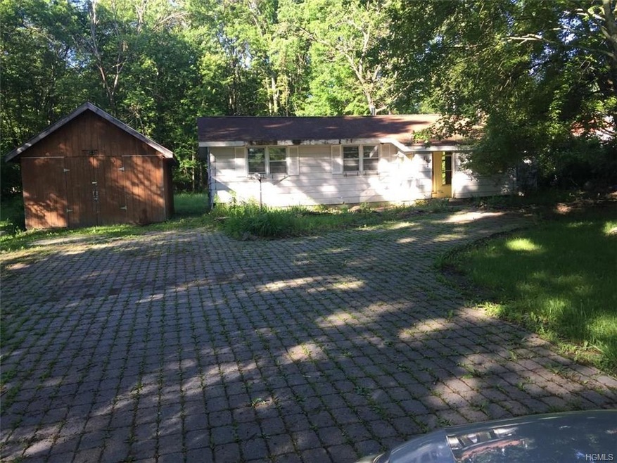 71 Howell St, Pine Bush, NY 12566 - photo 1