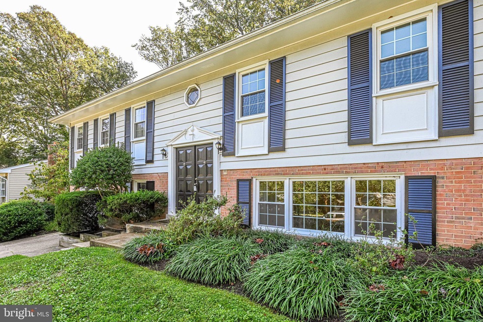 9521 Rockport Rd, Vienna, VA 22180 - photo 1