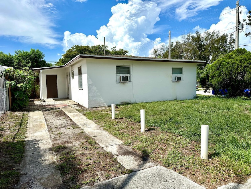 5712 Pinewood Ave, West Palm Beach, FL 33407 - photo 1