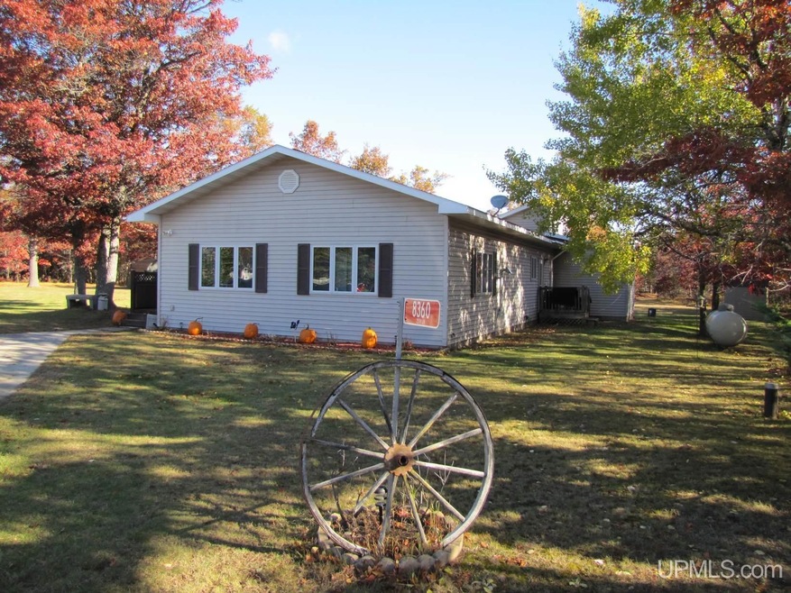 8360 25th Ln, Rapid River, MI 49878 - photo 1