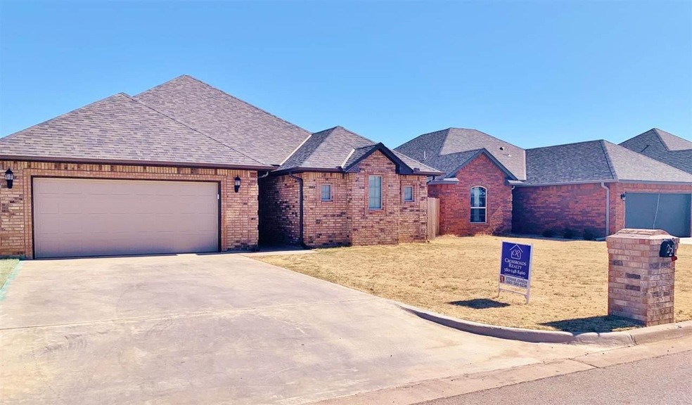 221 NW Granite Ave, Cache, OK 73527 - photo 1