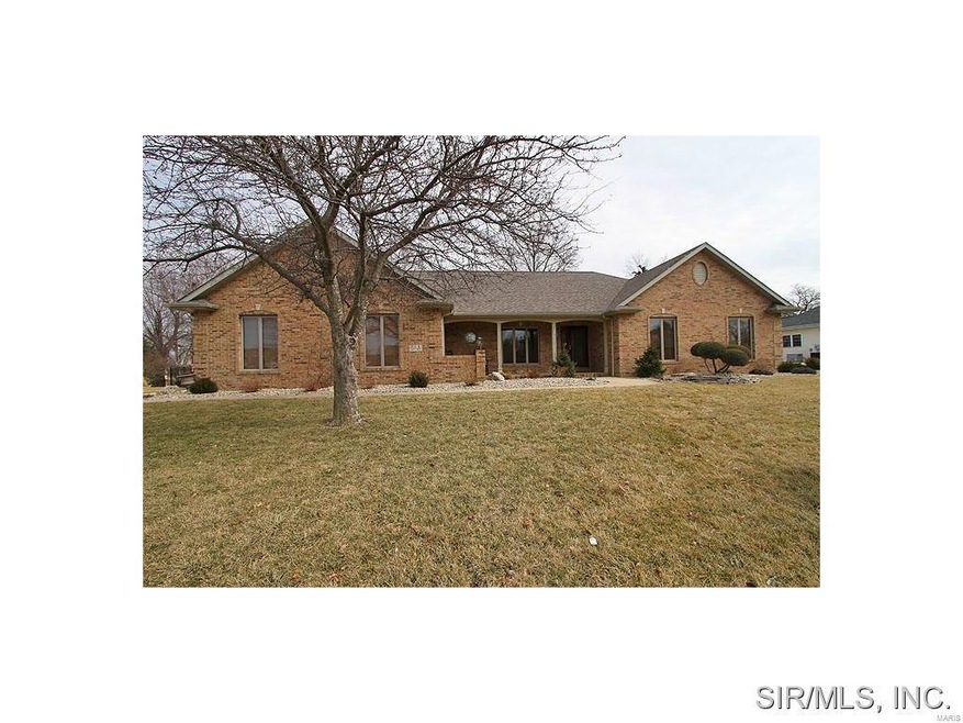 4 Fox Mill Dr, Maryville, IL 62062 - photo 1