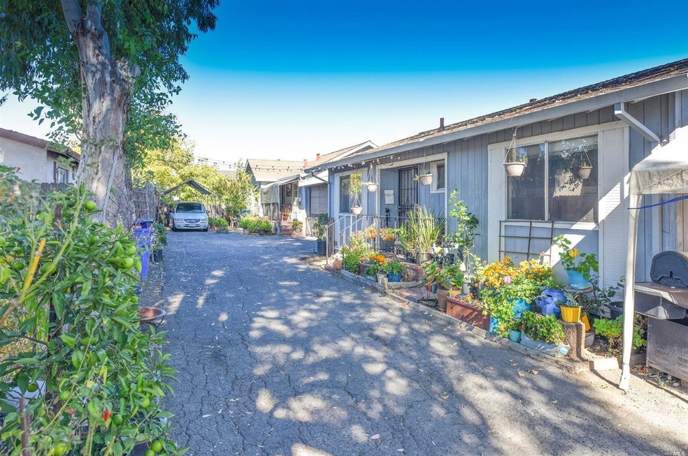 1458 Park Ave, Napa, CA 94558 - photo 1