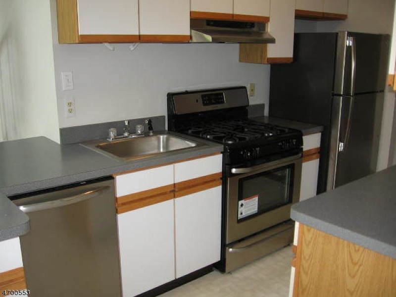 1 Point Owoods Ter U 2 unit 2, Vernon Twp., NJ 07462 - photo 1