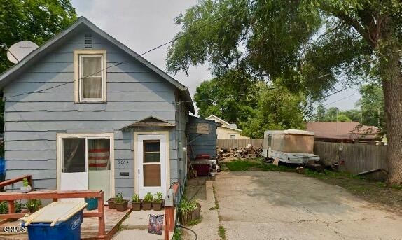 706 2nd St SW unit A, Jamestown, ND 58401 - photo 1