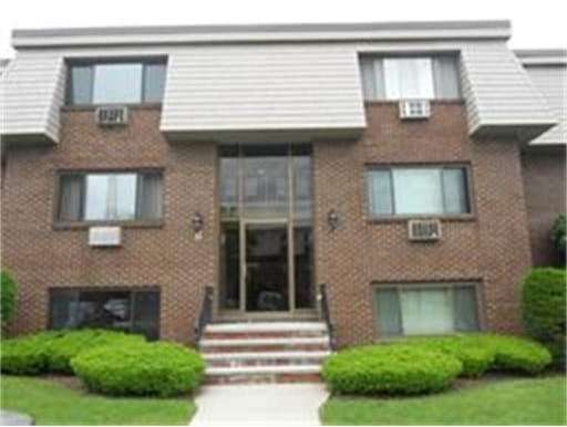 6 Hallmark Gardens unit 6, Burlington, MA 01803 - photo 1