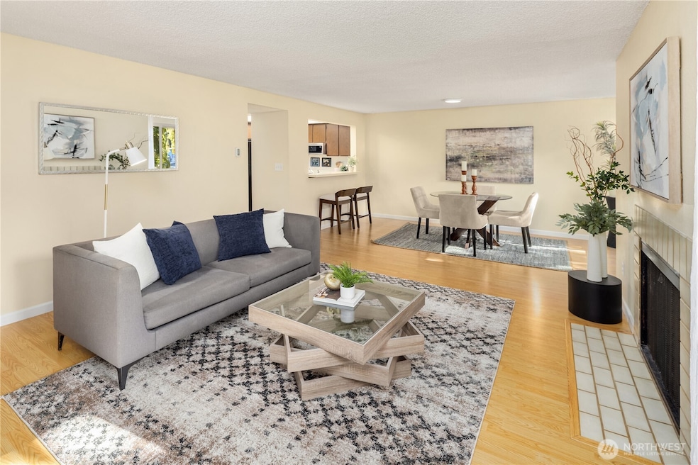 Pending $325,000 • Co-Listing Agent