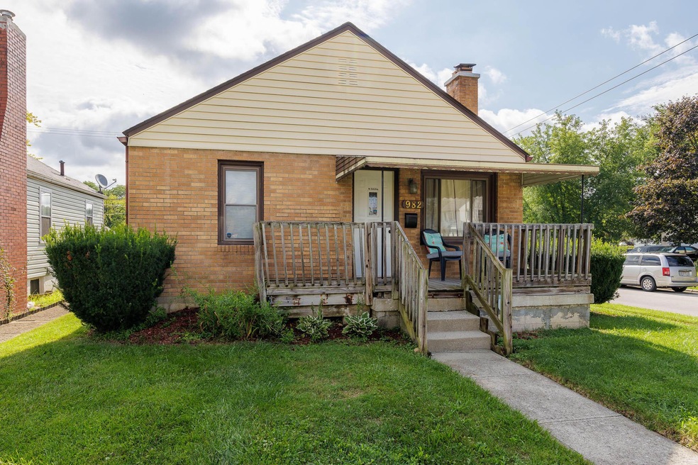 982 Bulen Ave-02