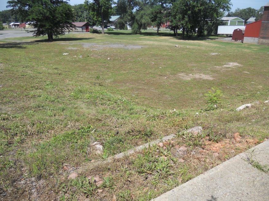 18 S Market St, Muncy, PA 17756 - photo 1