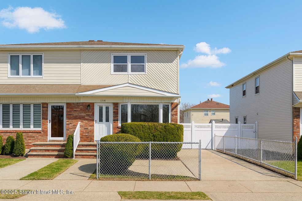 359 Ridgecrest Ave, Staten Island, NY 10312 - photo 1