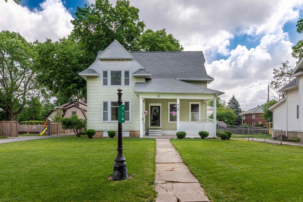 714 N Jackson St, Auburn, IN 46706 - photo 1