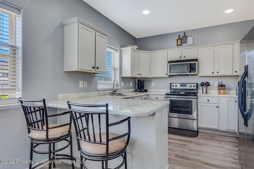06_245_Castle_Ridge_Drive006_mls