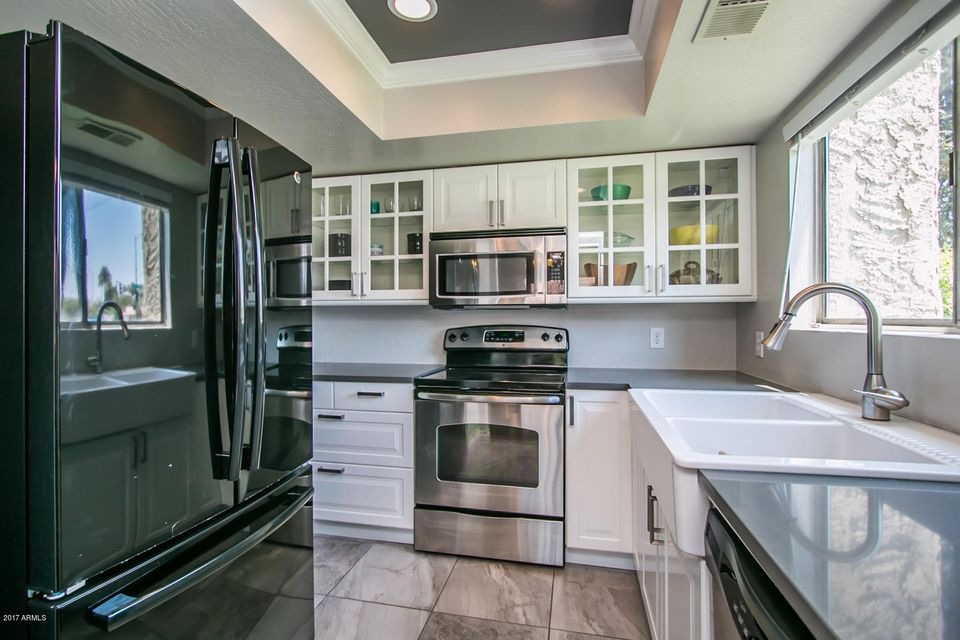 Gorgeous Remodeled Townhome in 85018