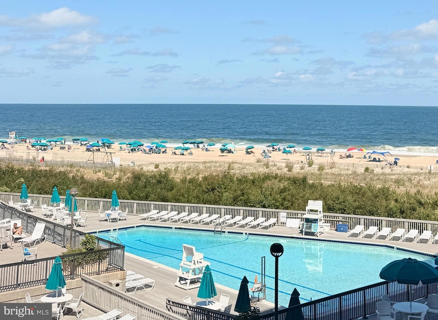 For Sale $1,025,000 • Co-Listing Agent