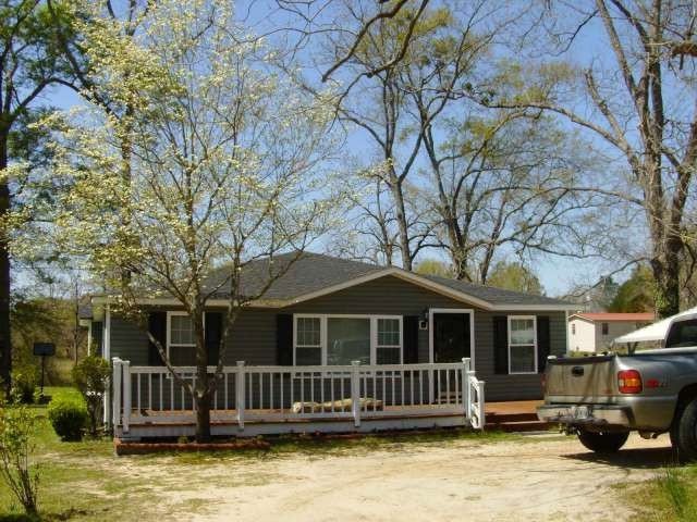 204 Ocmulgee St W, Broxton, GA 31519 - photo 1