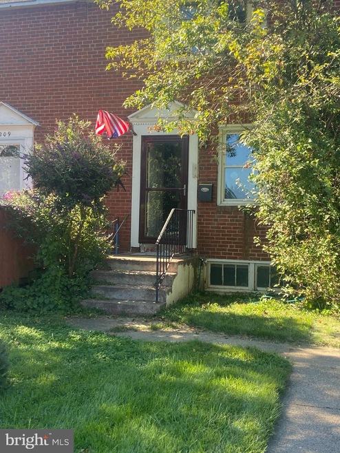 207 Madison Dr, Newark, DE 19711 - photo 1