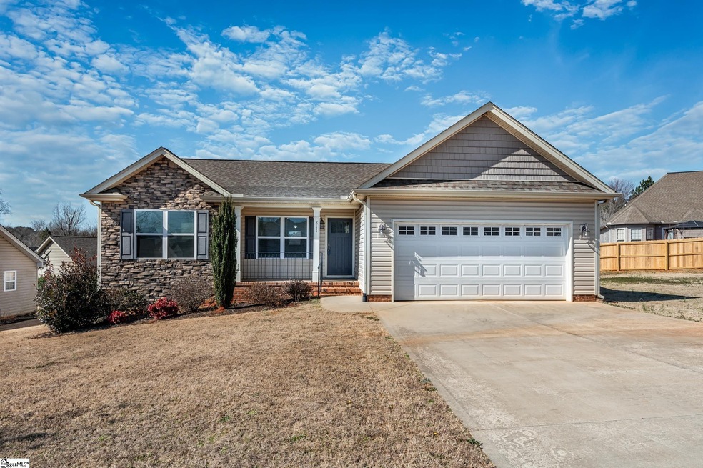 811 Skipping Rock Ct, Inman, SC 29349 - photo 1