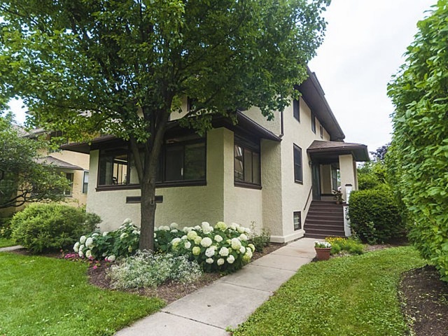 Welcome to 306 N Harvey... beautiful home with gre
