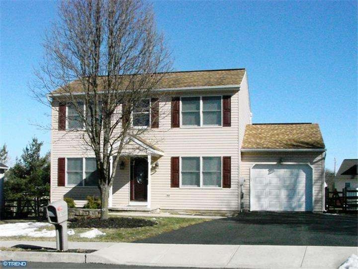 1025 Jodie Ct, Pennsburg, PA 18073 - photo 1