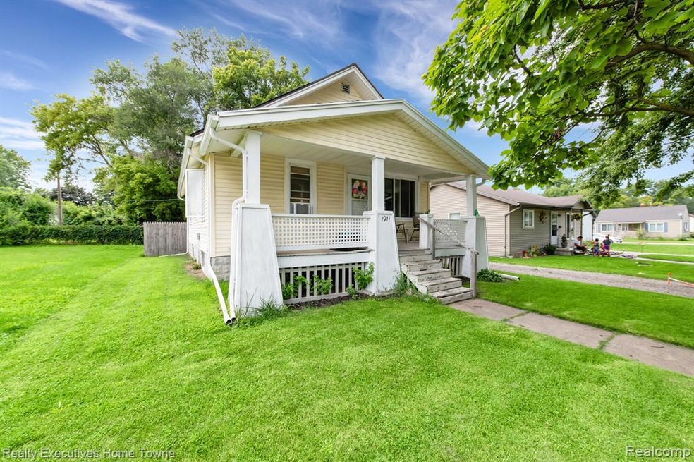 1911 21st St, Port Huron, MI 48060 - photo 1