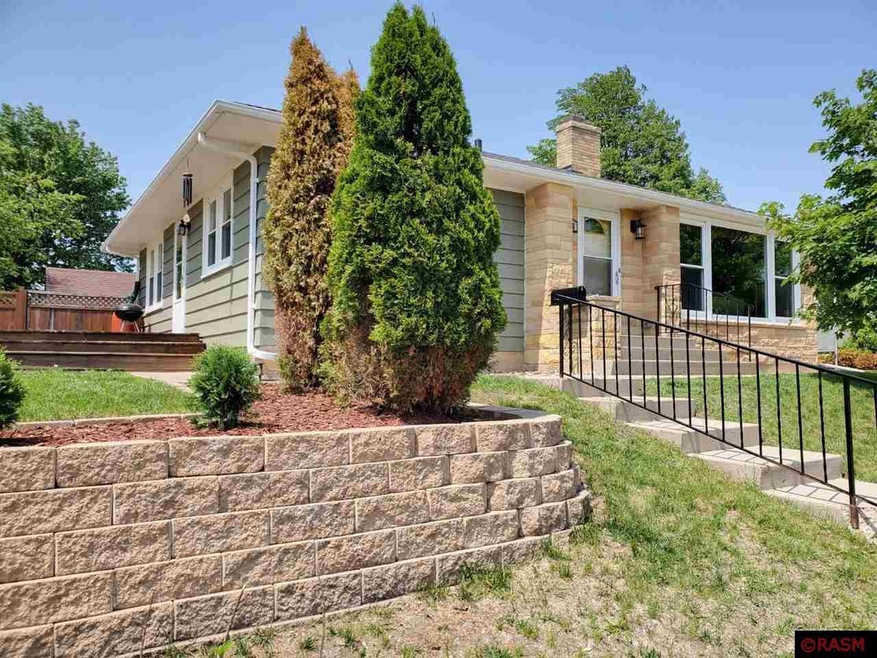 1026 S Broadway St, New Ulm, MN 56073 - photo 1