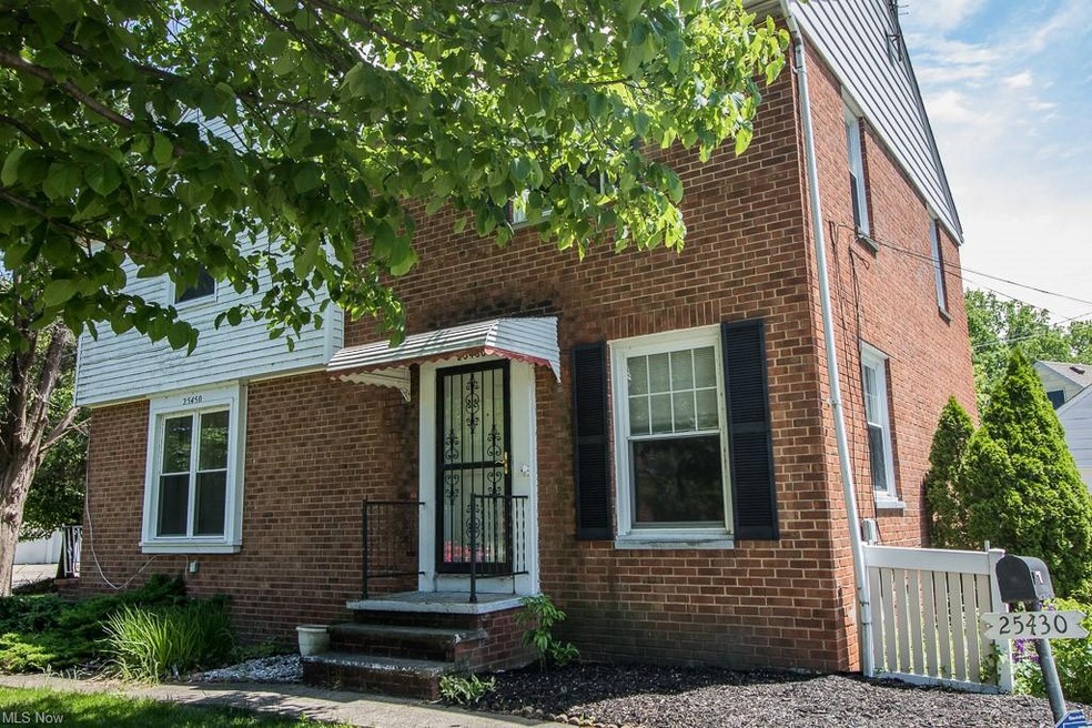 Welcome to 25460 Lake Shore Blvd.