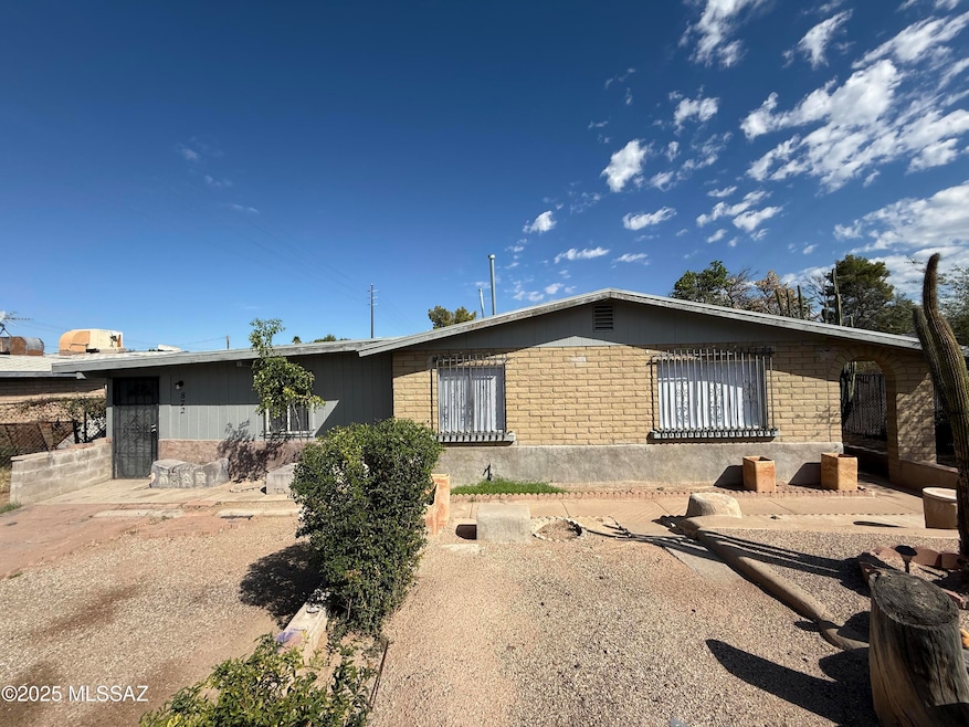 872 W Glenn St, Tucson, AZ 85705 - photo 1