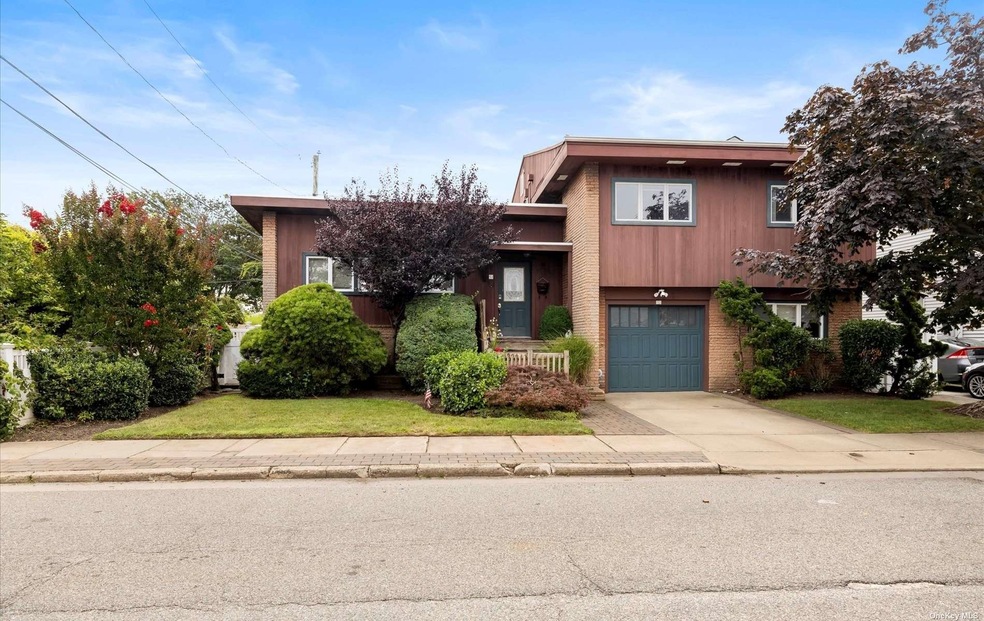 52 Curley St, Long Beach, NY 11561 - photo 1