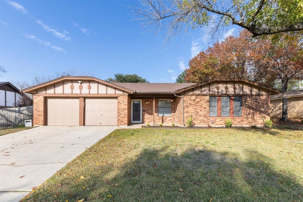 8705 Irongate Dr, North Richland Hills, TX 76182 - photo 1