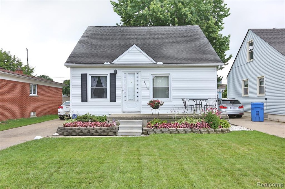 13700 Mckinley Ave, Warren, MI 48089 - photo 1