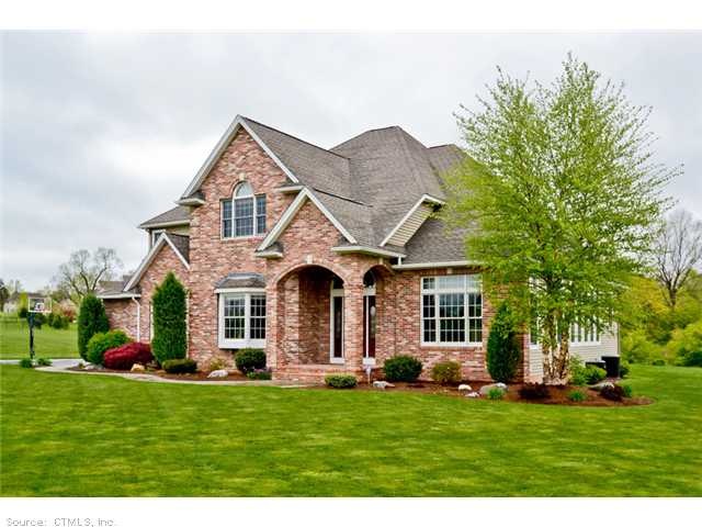 Exterior Front. Master Class -Deluxe living in Suf