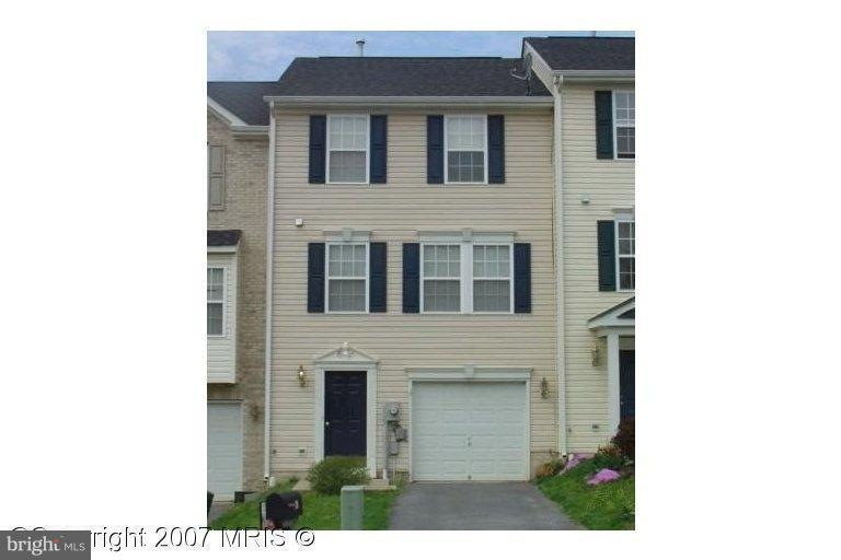 39 Dunrobin Dr, Martinsburg, WV 25405 - photo 1