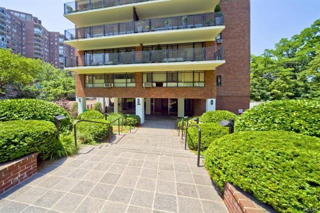 Highpoint on the Hudson unit 5G, Bronx, NY 10463 - photo 1