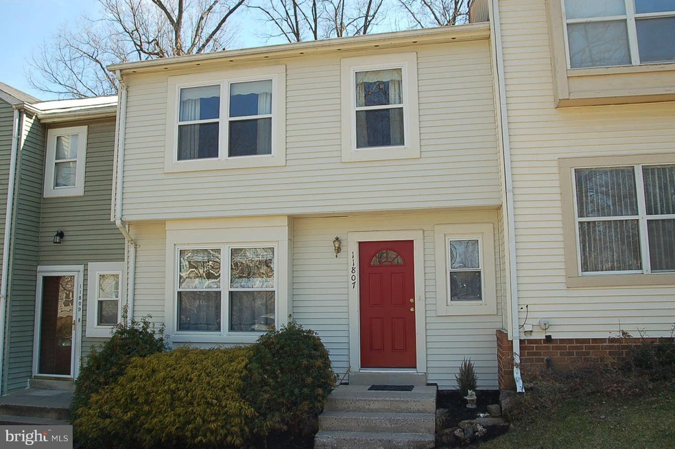11807 Summer Oak Dr, Germantown, MD 20874 - photo 1