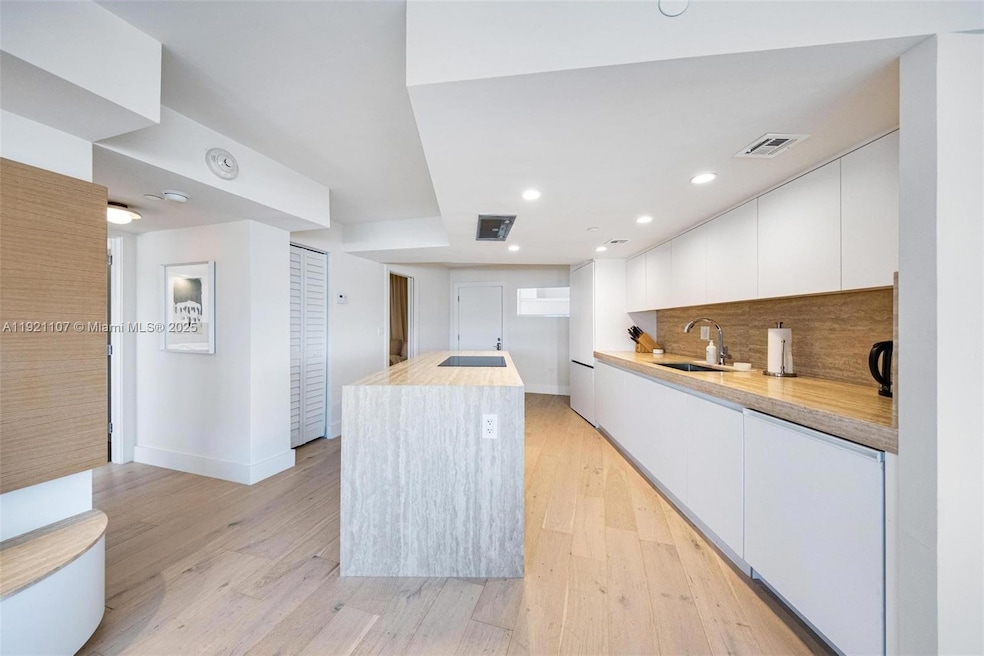 Octagon Towers unit 14F, Miami Beach, FL 33139 - photo 1