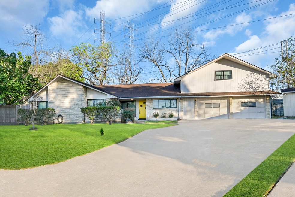 3011 Topham Cir, Houston, TX 77018 - photo 1