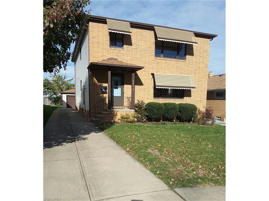 Rare find. BRICK DUPLEX . EACH UNIT HAS 3 BEDROOMS