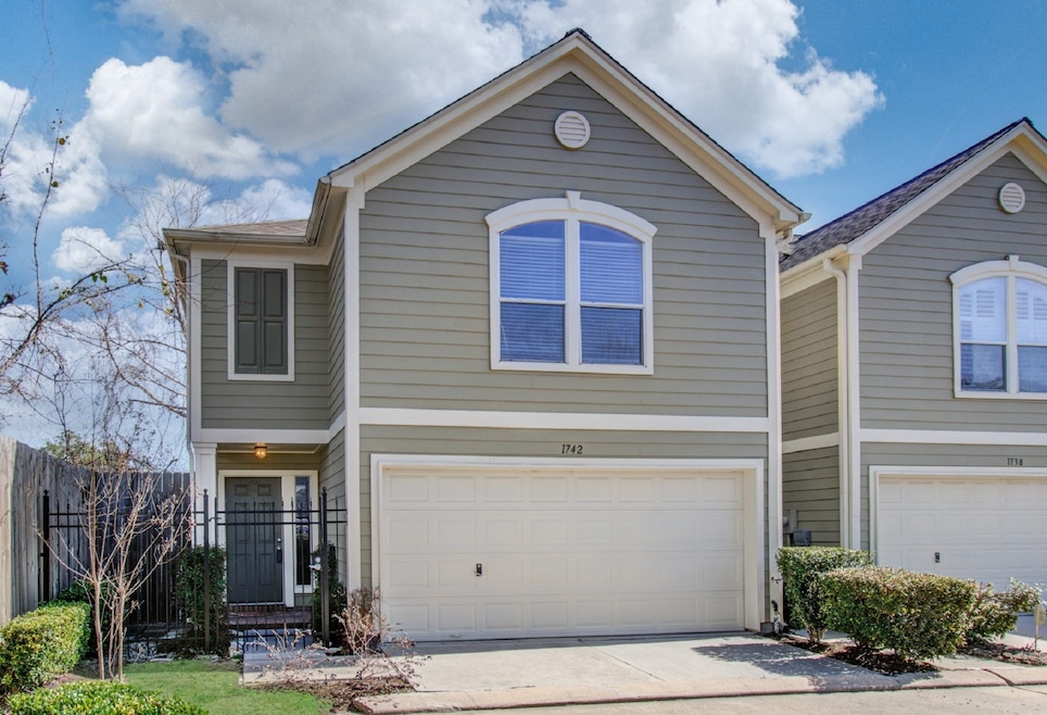 1742 Redwing Ridge Dr, Houston, TX 77009 - photo 1